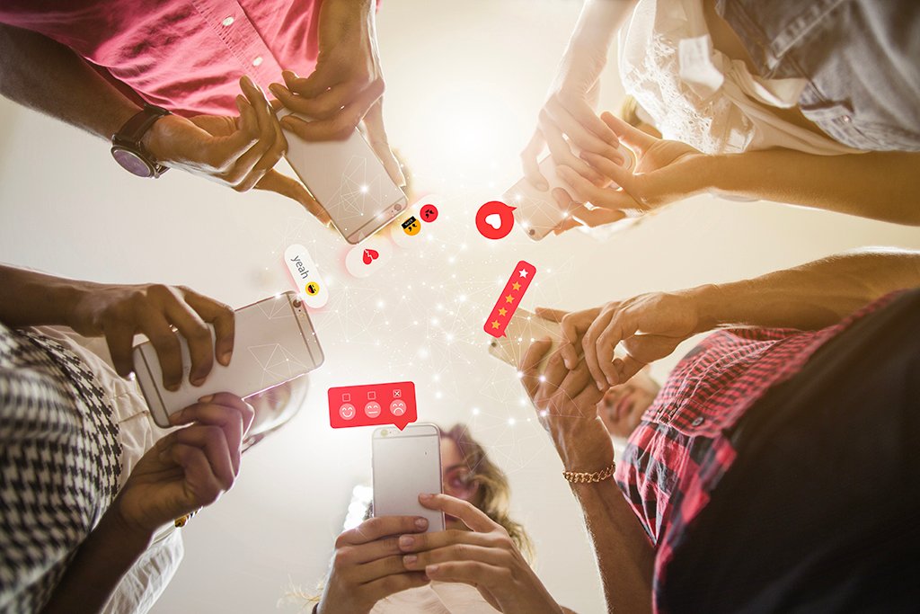 Descubre cuáles son los 5 tipos de cuentas que debes seguir en redes sociales para impulsar tu estrategia de marketing jurídico.